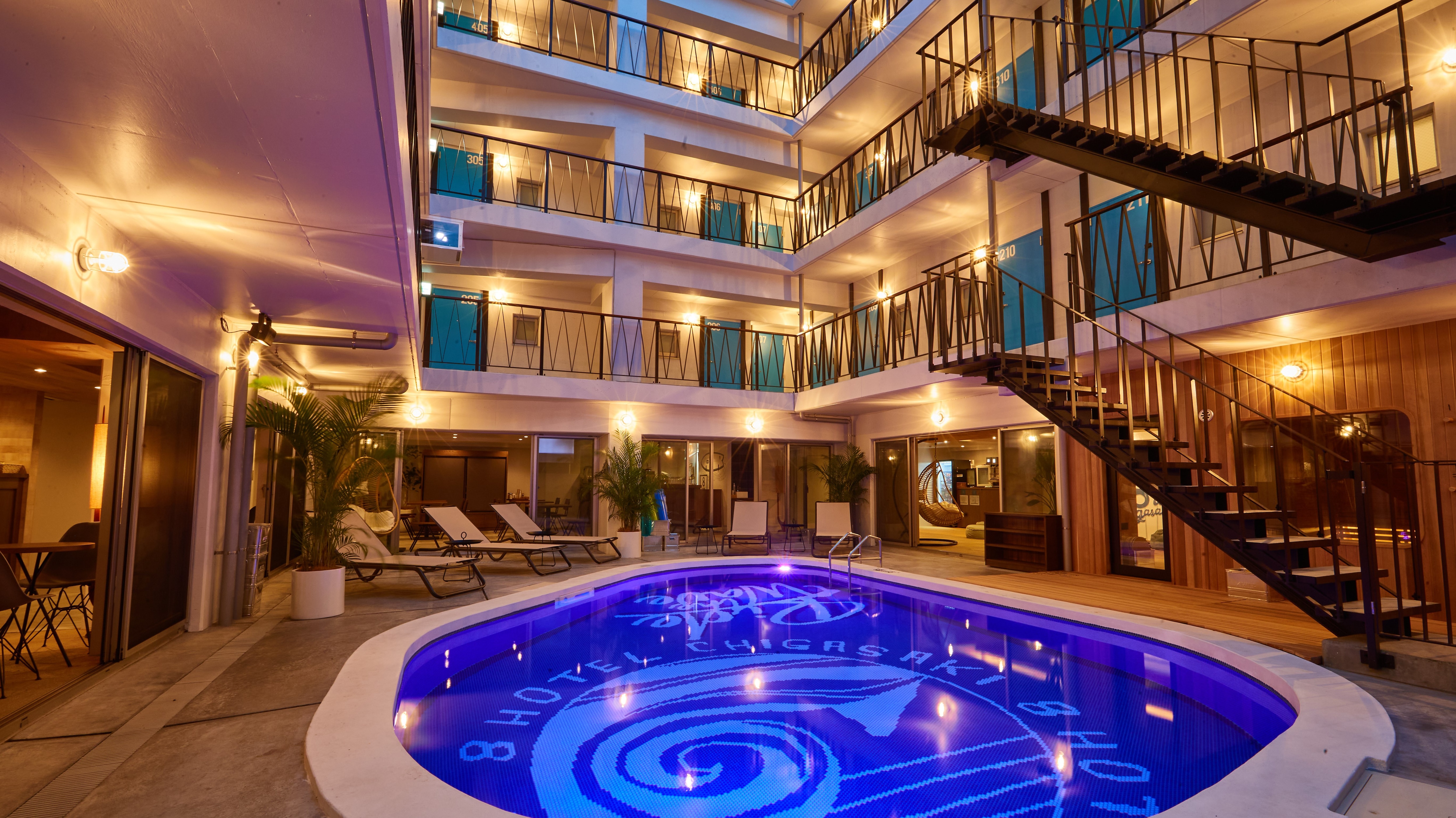 Pool (night)