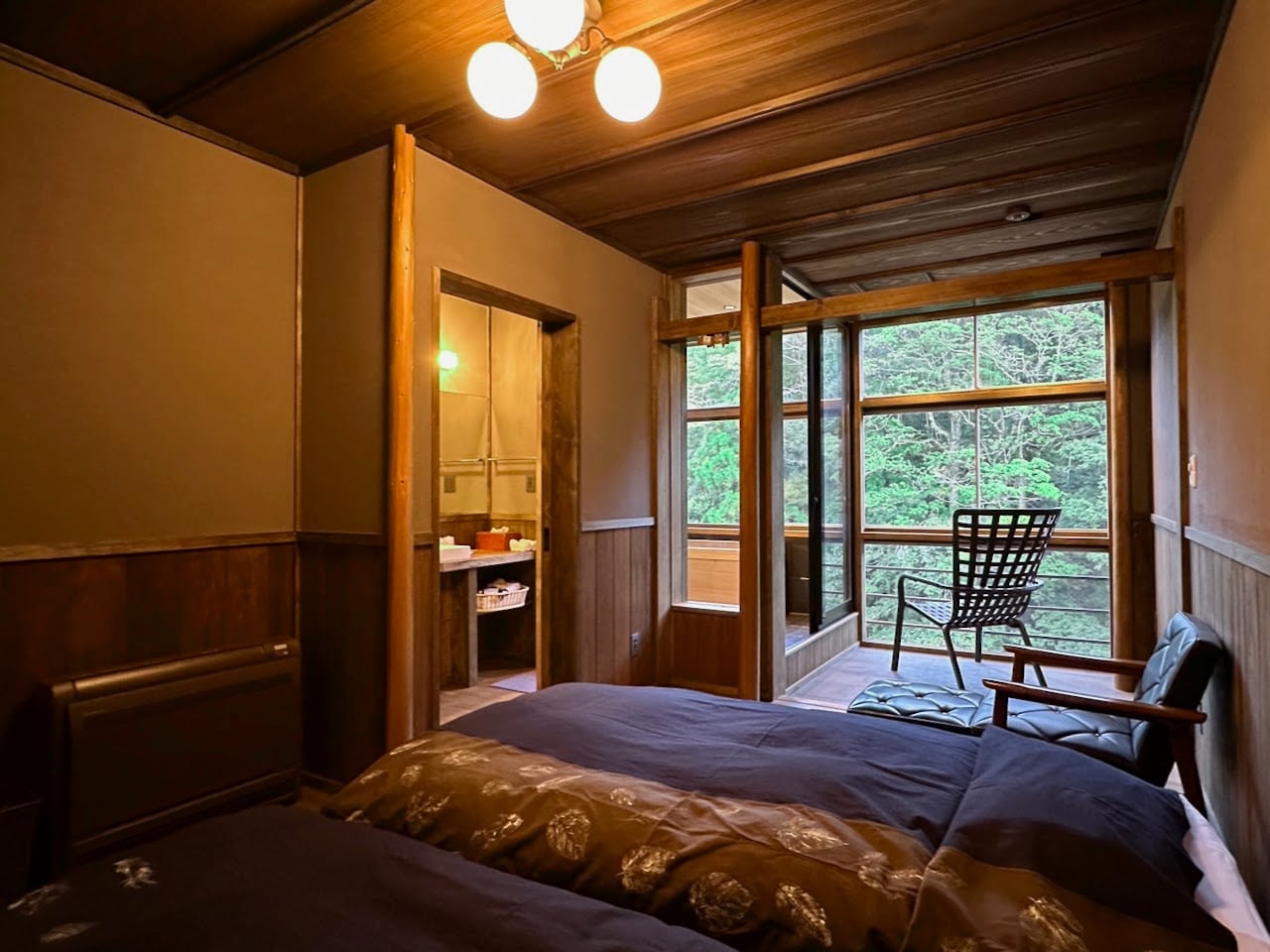 Room with hot spring