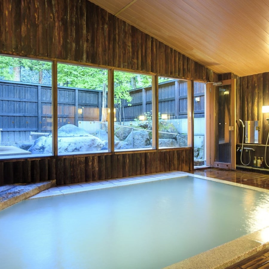 [Large communal bath / indoor bath] A large communal bath with a warm wooden atmosphere. With "Zaoiwa open-air bath", you can take a bath for 24 hours