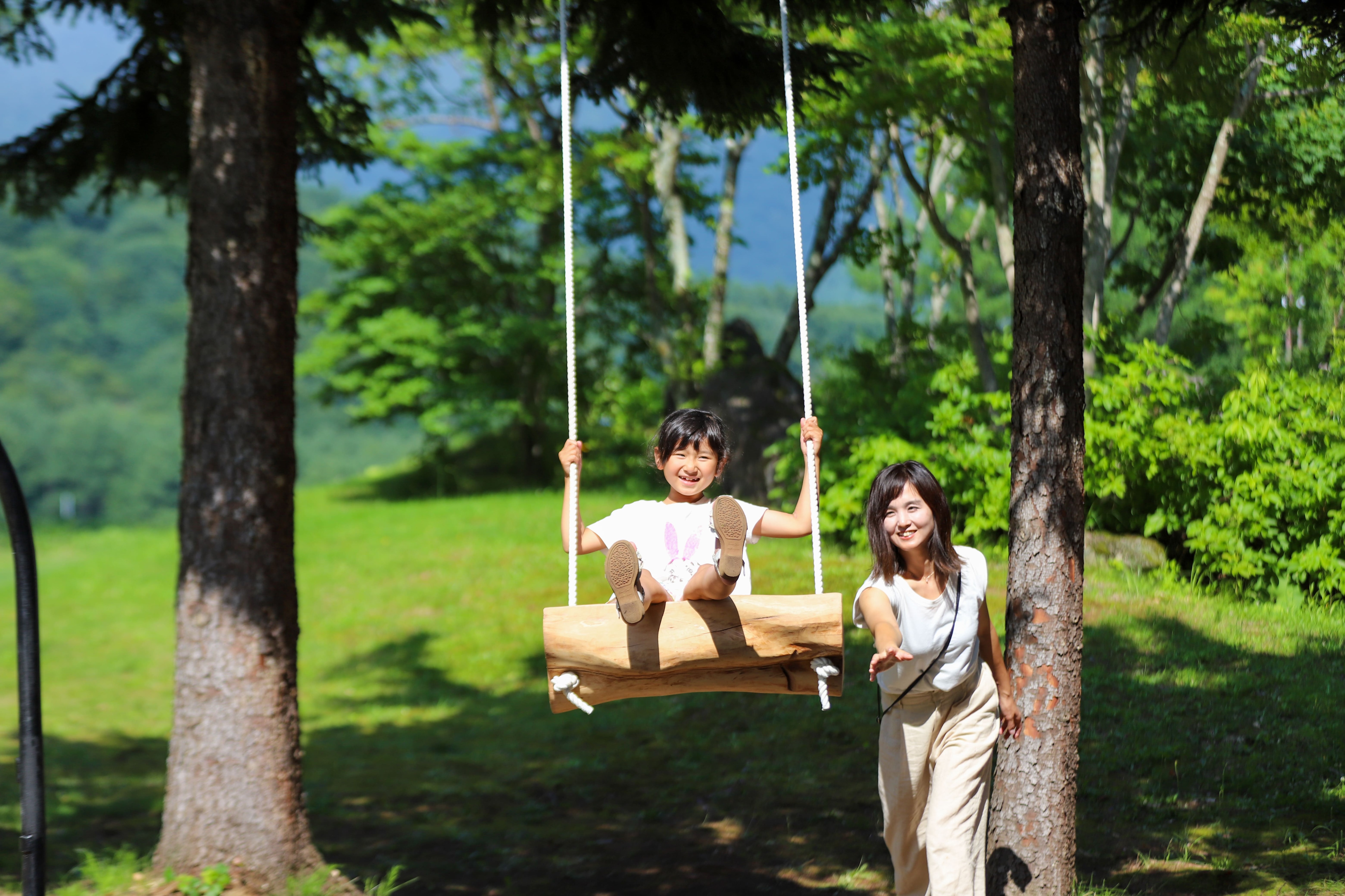 Xích đu sân thượng chào đón