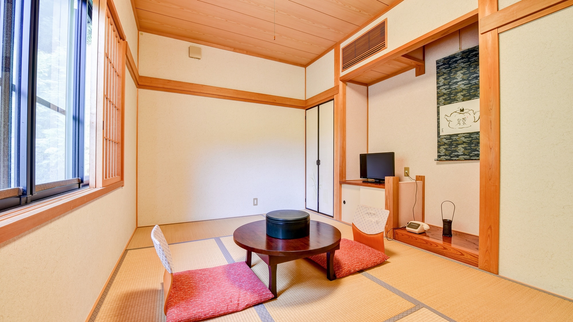 * Kamar bergaya Jepang 6 tikar tatami (contoh) Pasangan, pasangan, teman baik. Kamar untuk 2 orang.