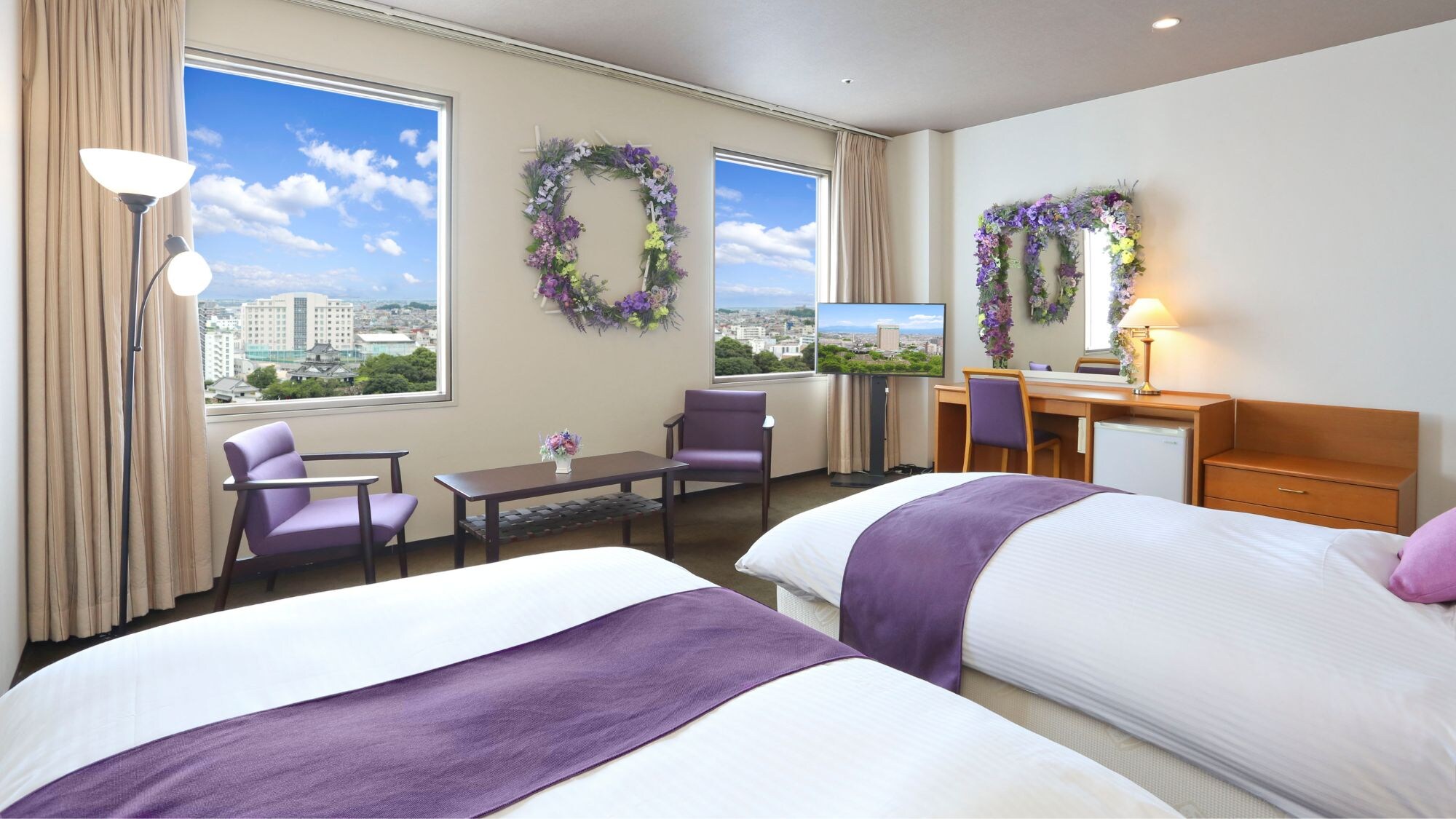 ●Purple Room (Deluxe Twin) [Hamamatsu Castle side]