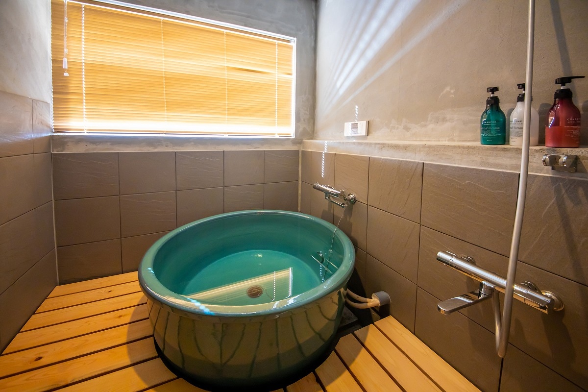 Shigaraki ware bath HALEIWA