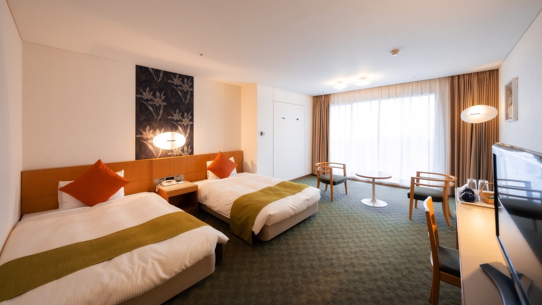 [Top floor] Asahi side, 4th floor, twin room / 36 m2 (non-smoking)