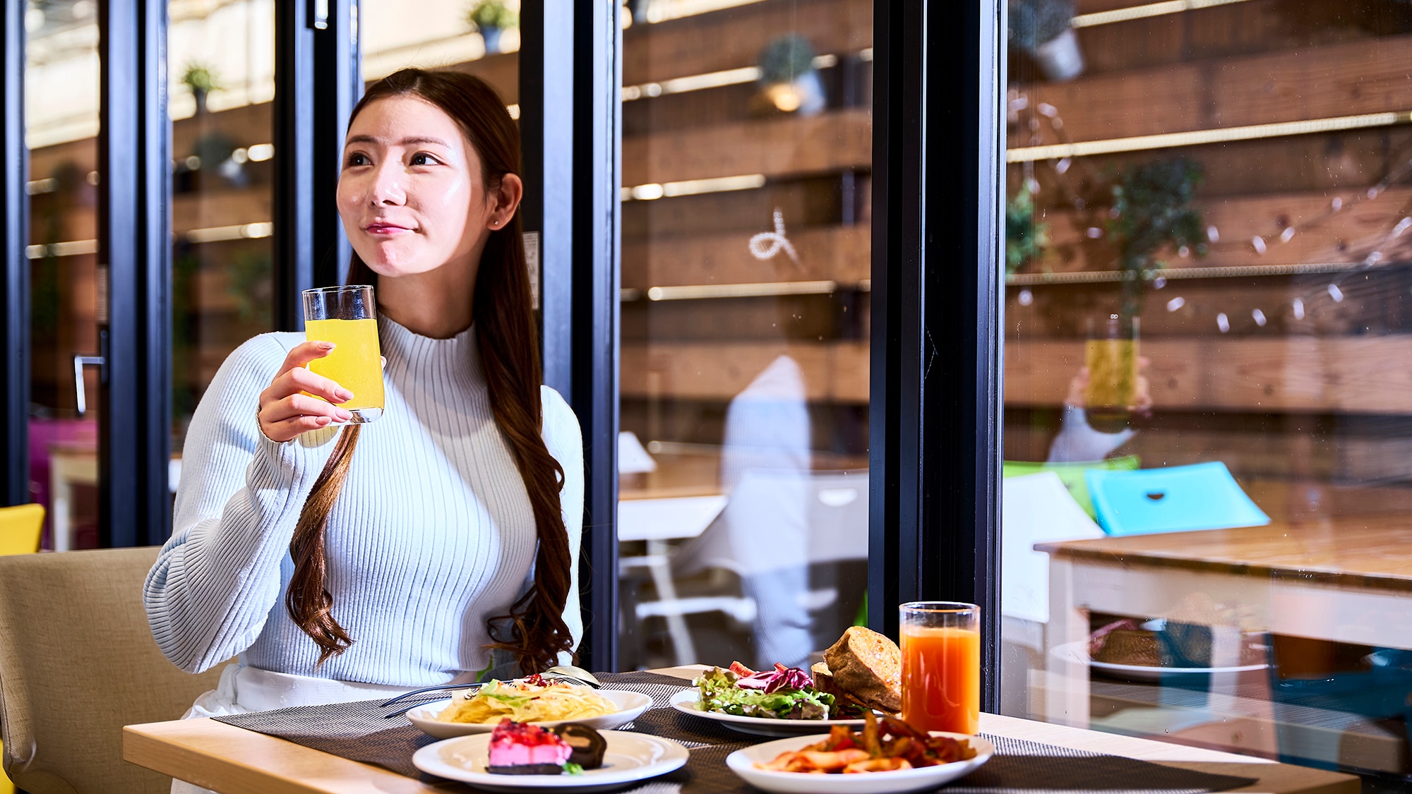 บุฟเฟ่ต์อาหารเช้ายามเช้าของ Sobial มีการเปลี่ยนแปลงทุกวัน เพลิดเพลินกับเช้าวันแห่งความสุขเริ่มต้นด้วยเมนูโปรดของคุณ