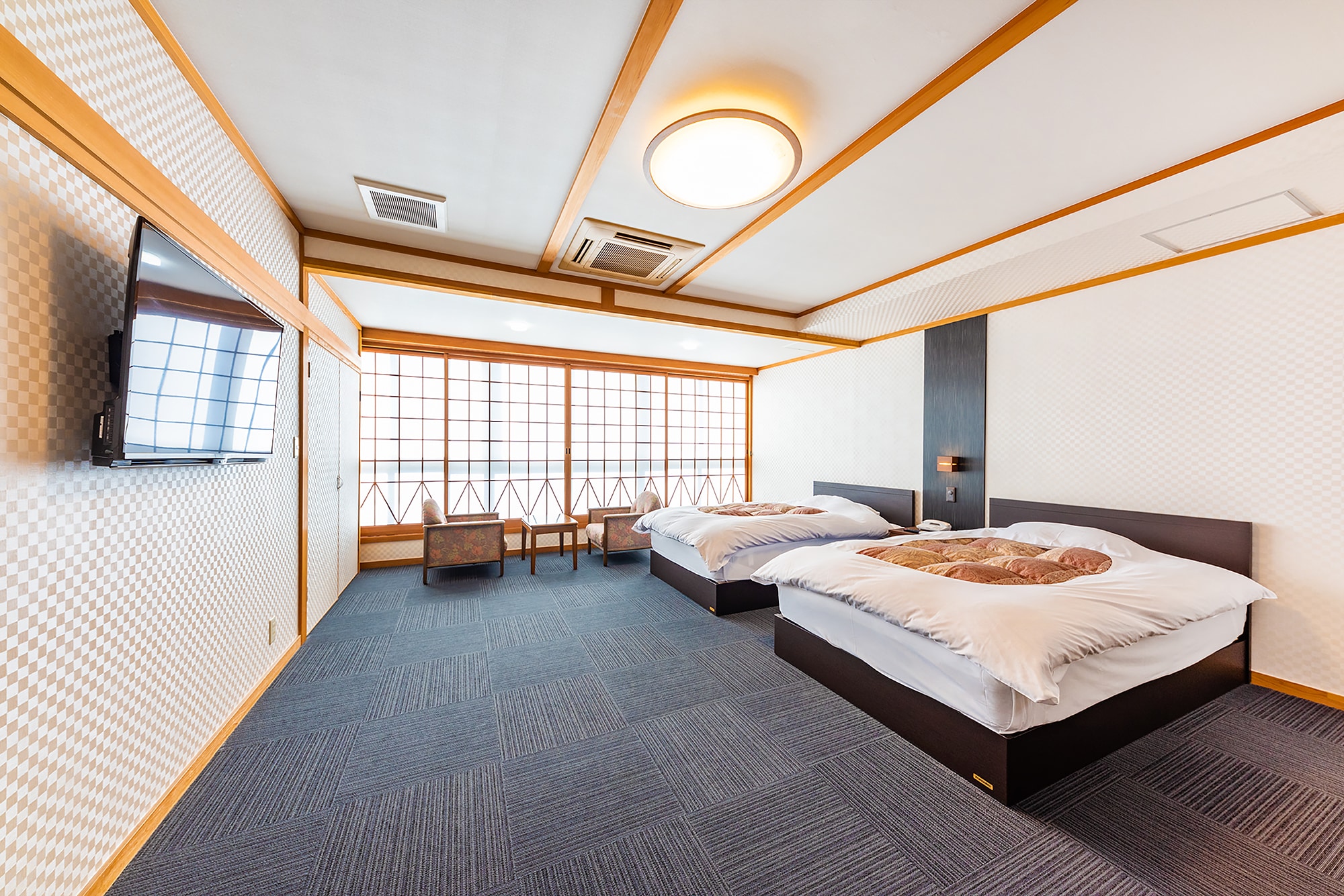 Japanese-Western style room (Japanese style room + twin bed)/City side example