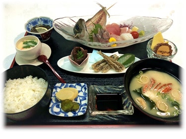 Bữa ăn theo set Nhật Bản