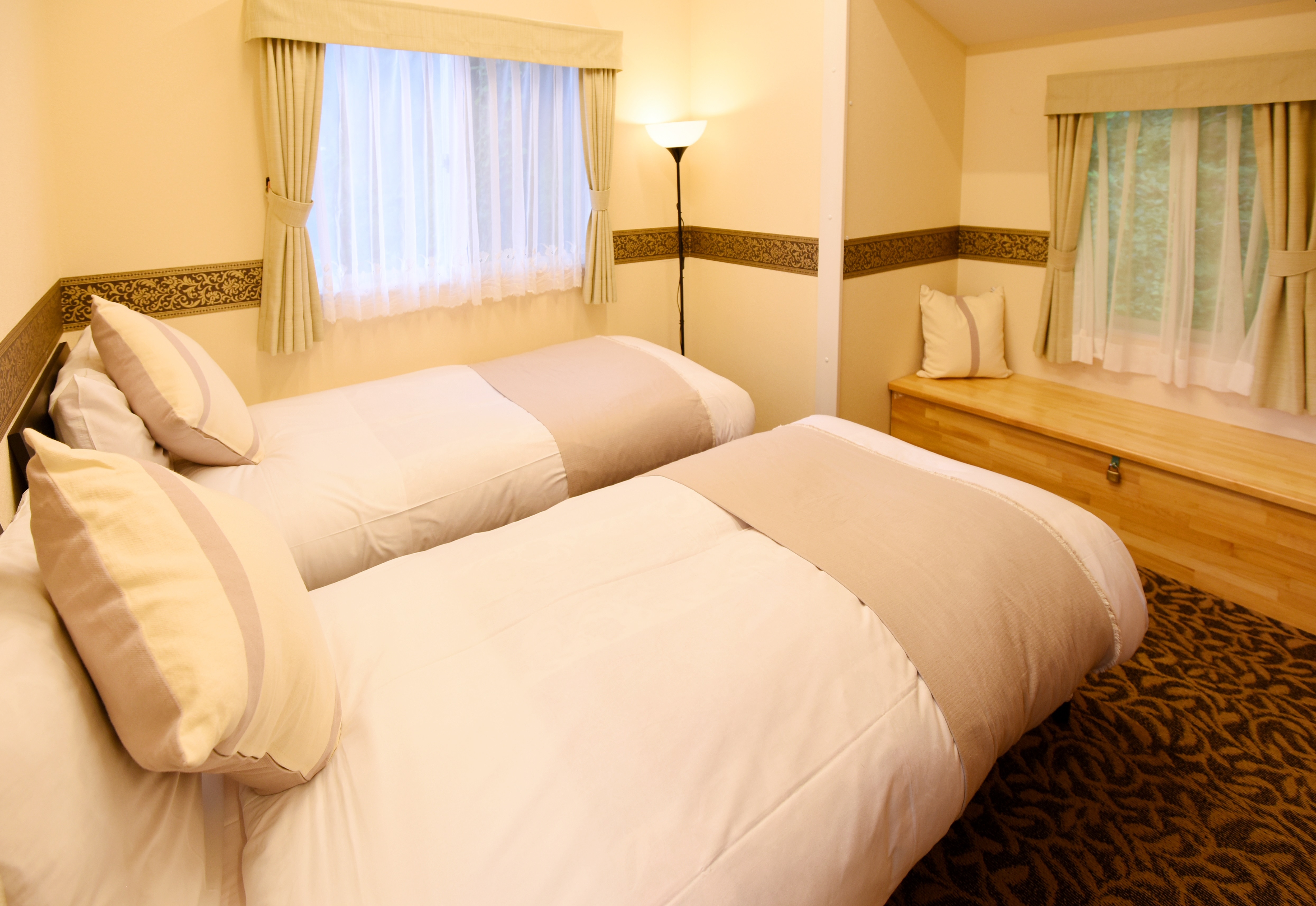 Bedroom: Glamping cottage with private open-air bath (for up to 2 people)