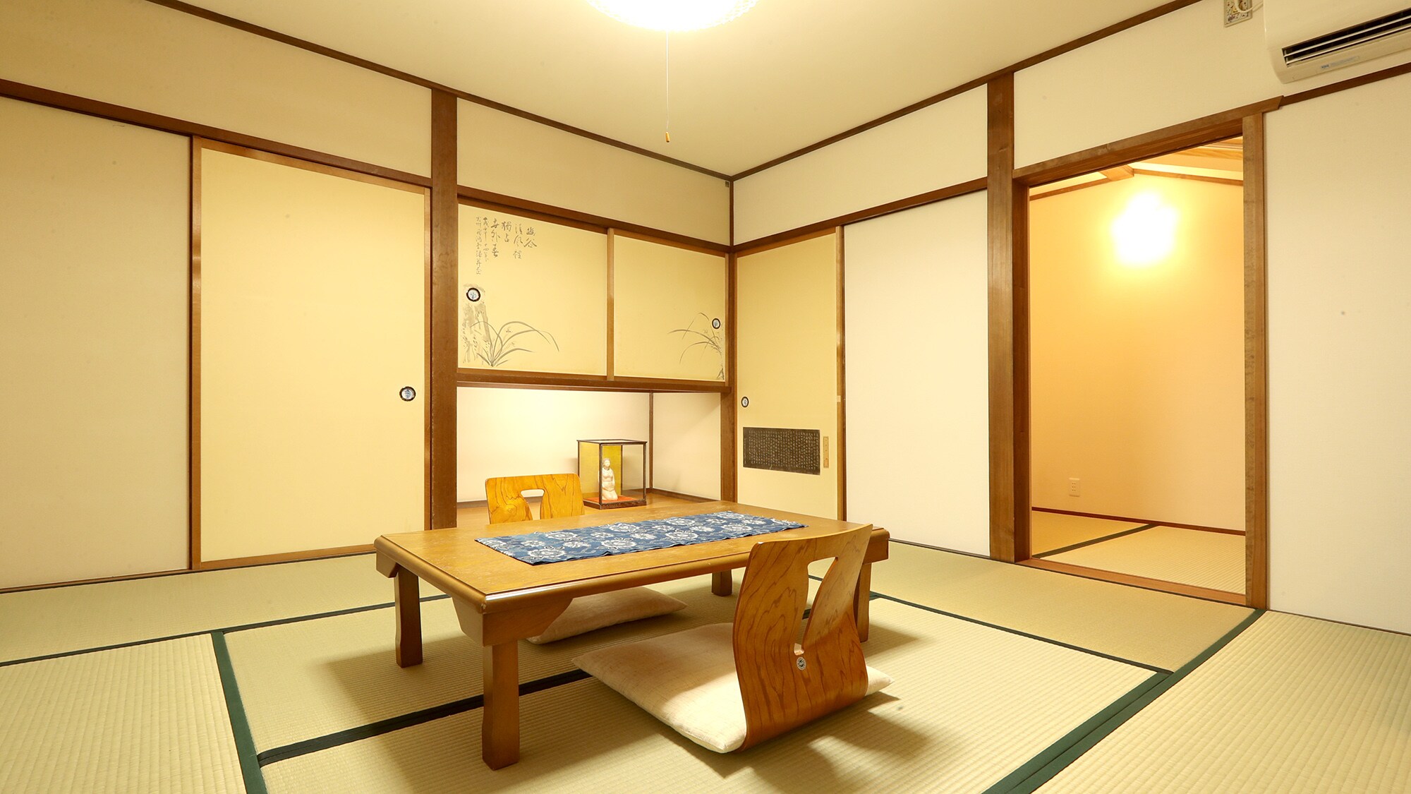 [Ran no Ma] Japanese-style room 8 tatami mats + 4 tatami mats