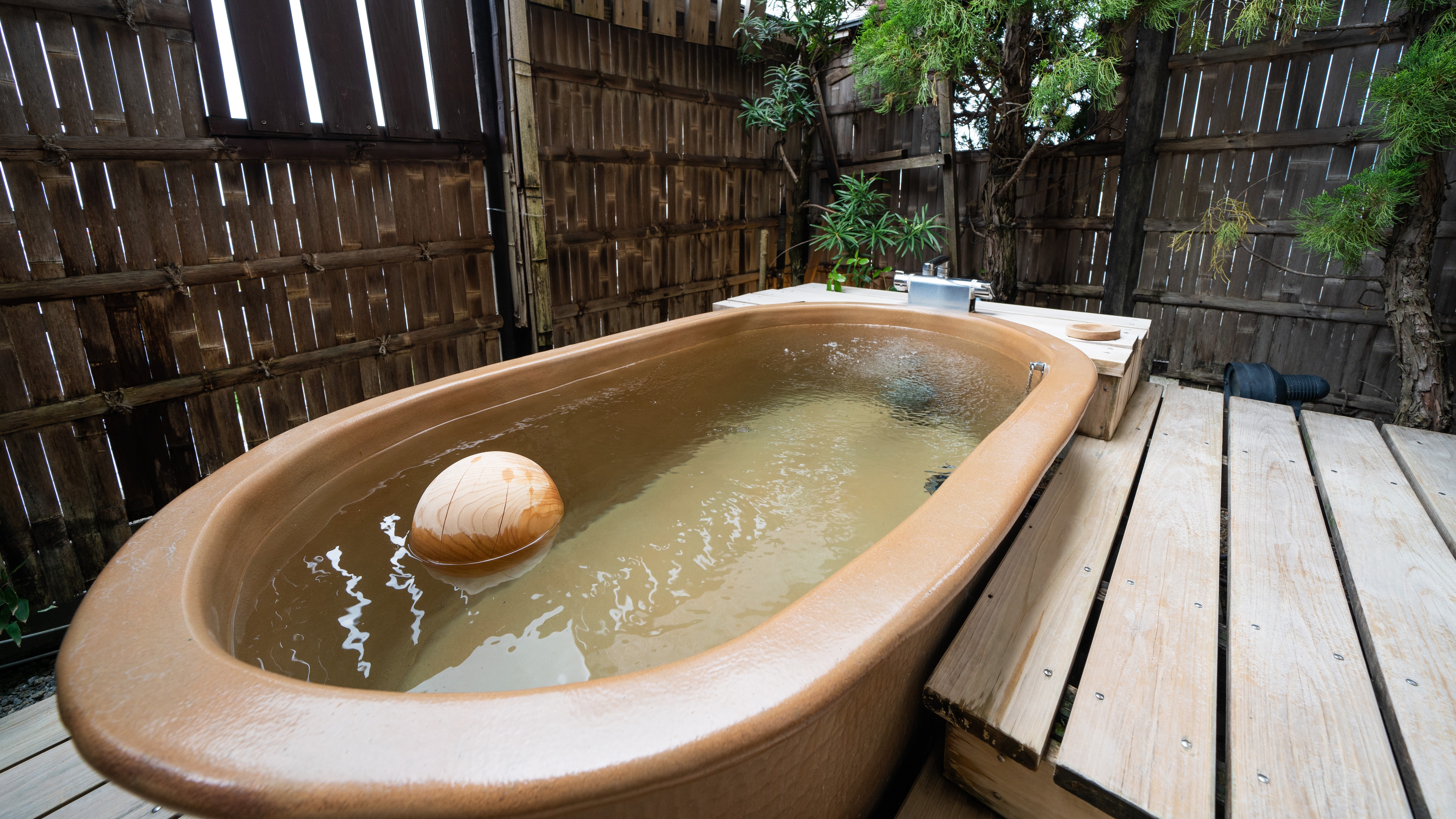 Open-air bath (Hitenkan [special floor] Guest room with open-air bath (with massage machine) 583)
