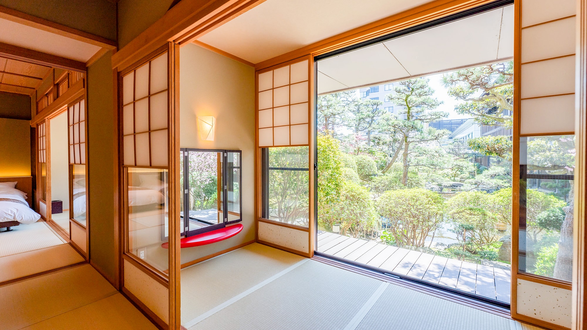 [Garden Suite Kangetsu-tei] Japanese-Western style room