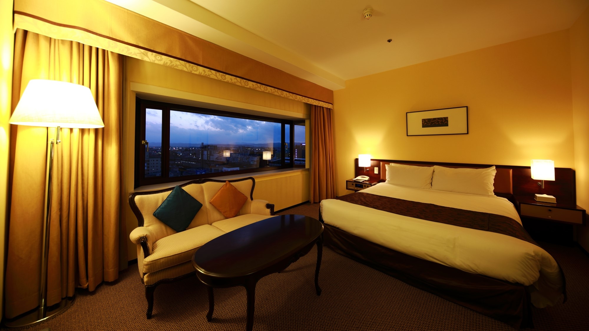 Large double room (12th floor) Size: 33 square meters Bed width: 200cm x 180cm
