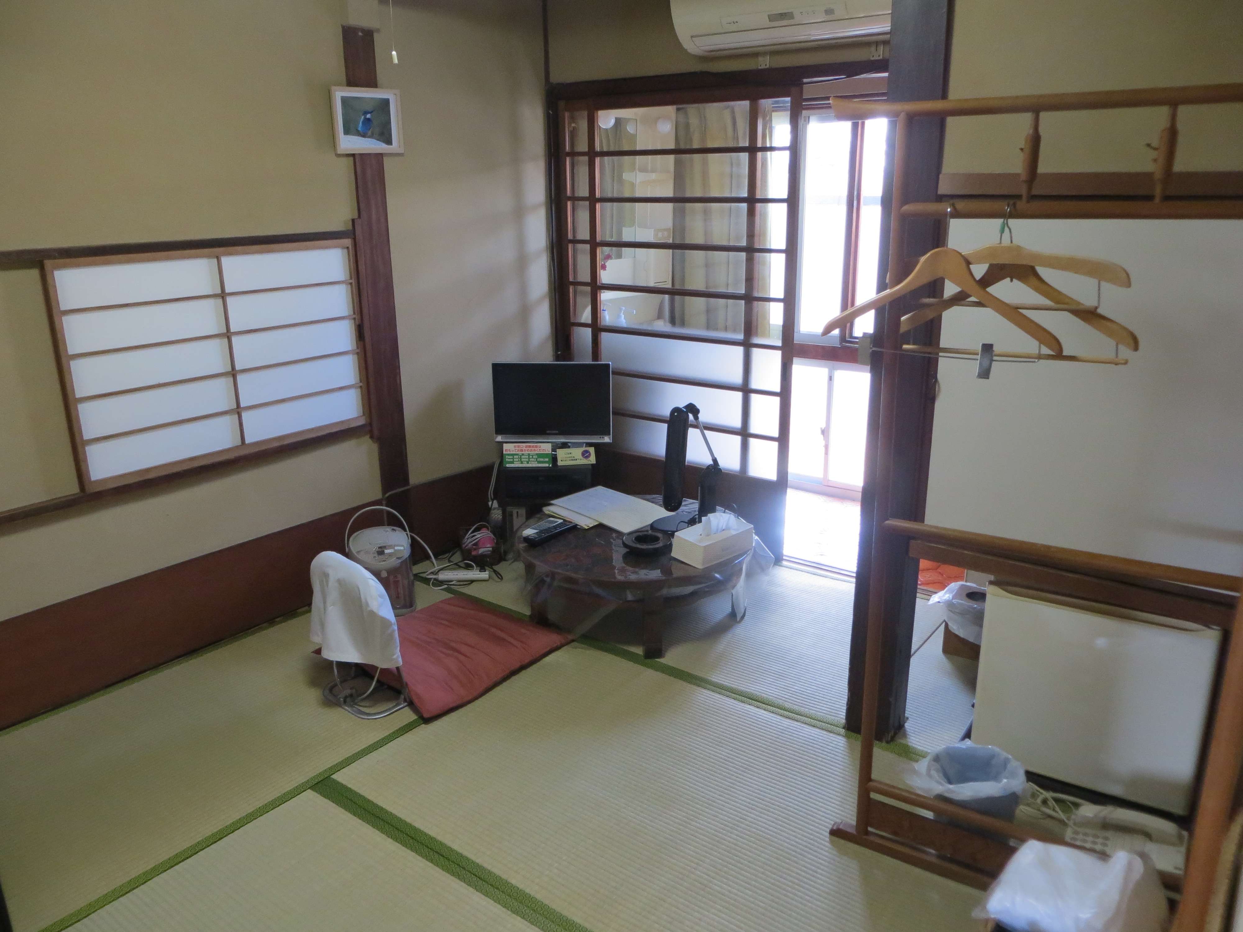 Japanese-style room
