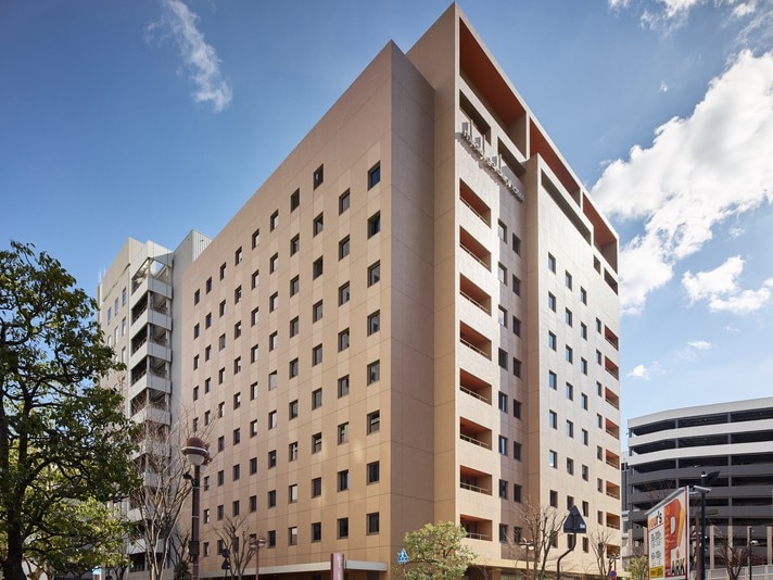 Convenient location, 2 minutes walk from Okayama Station Korakuen Exit (East Exit)