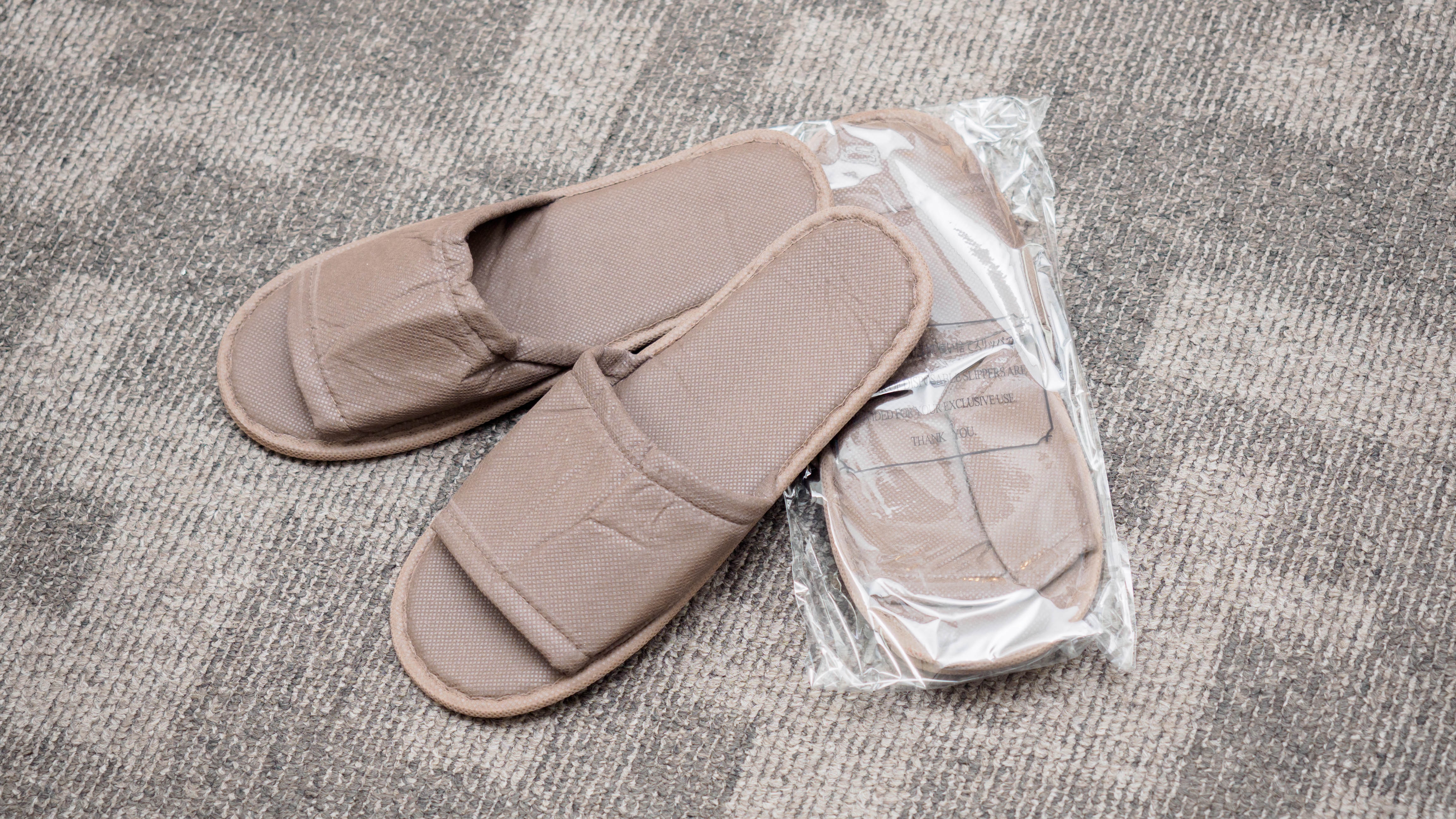 Disposable slippers