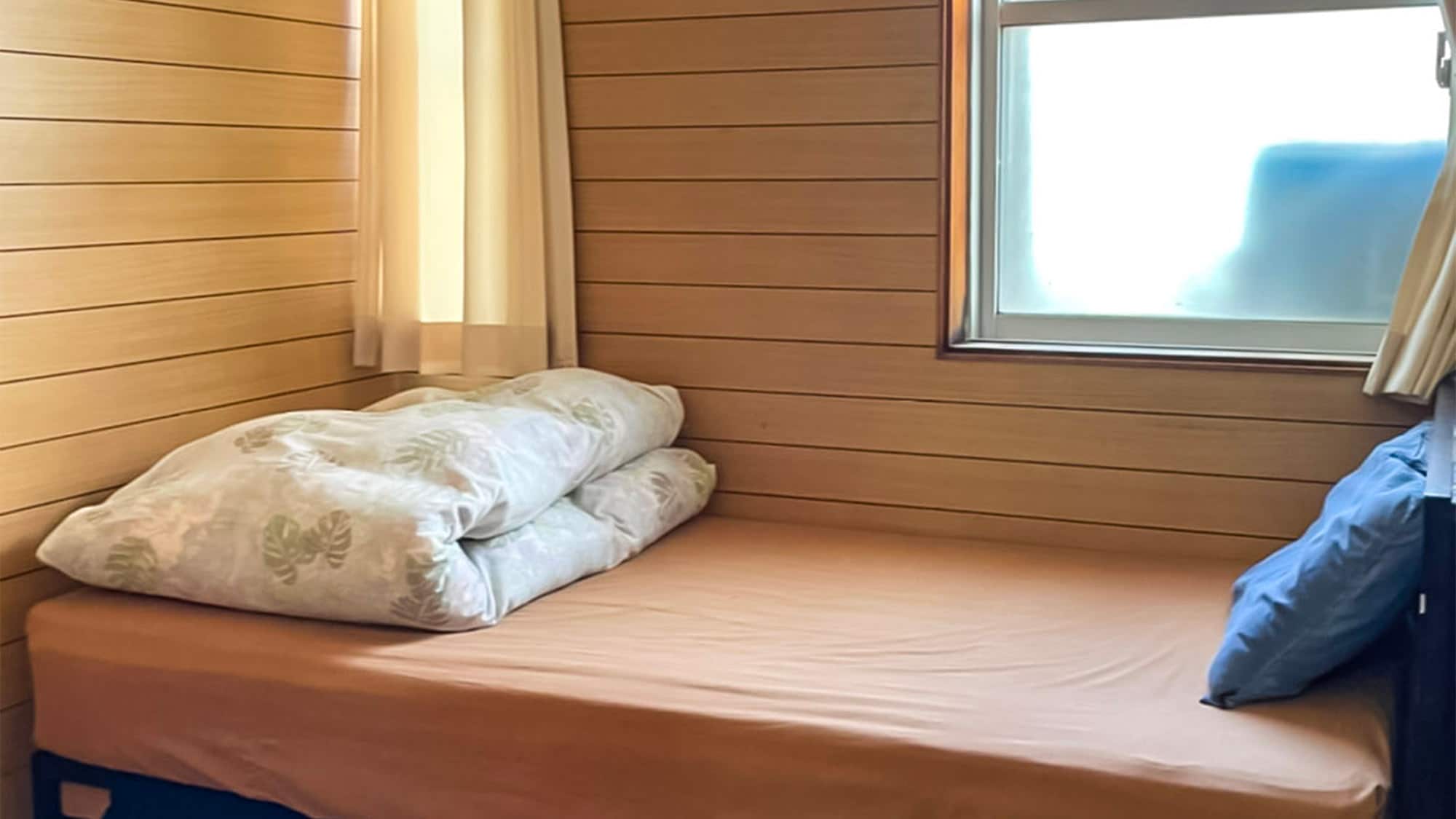 ・ "Example of guest room" Completely private room with windows is sunny!