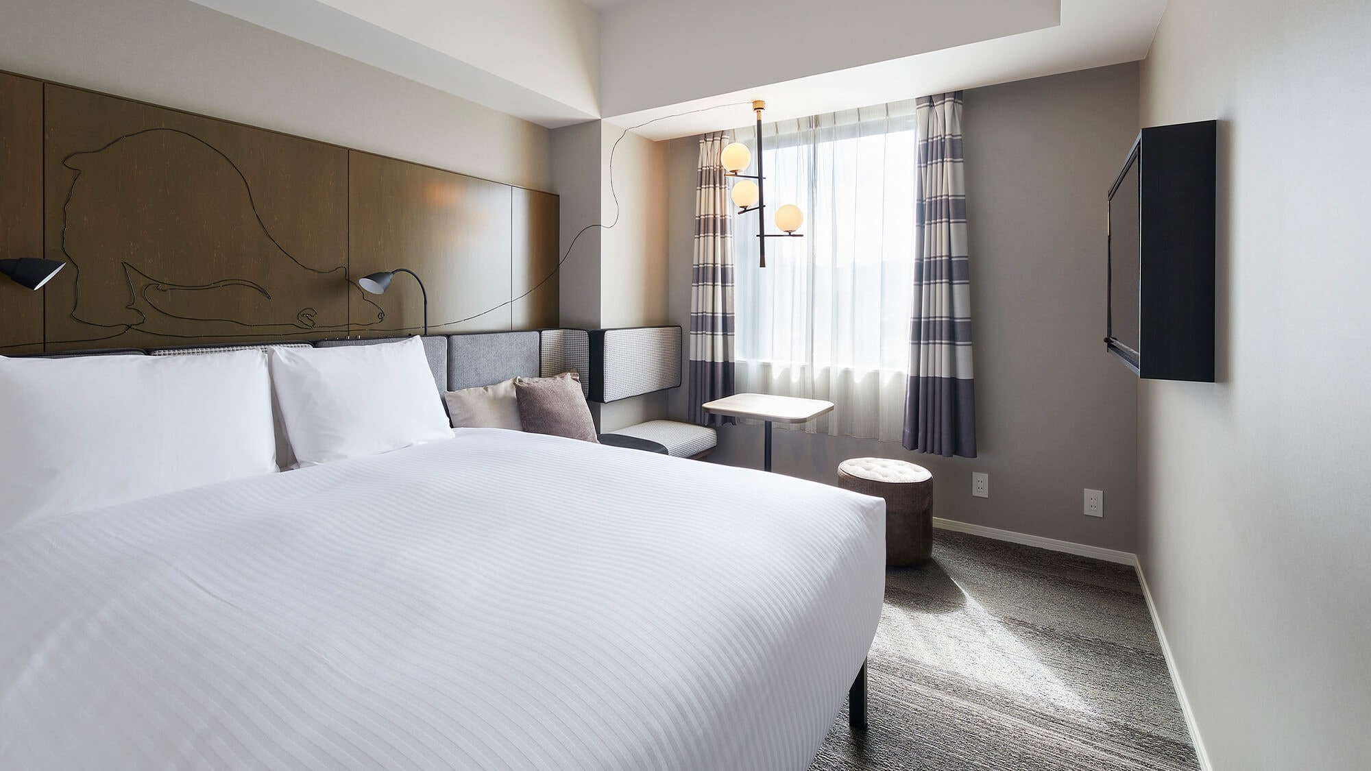 [Double] 17.25-17.95㎡ / Highly functional guest room that meets a wide range of needs such as sightseeing and business use