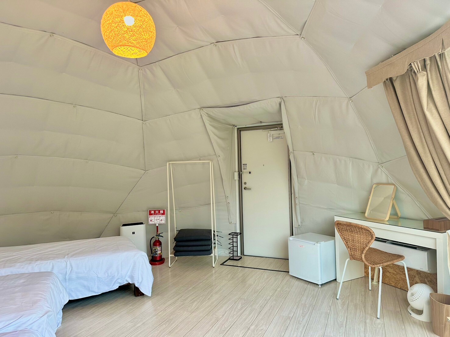 Dome tent (cherry blossom)