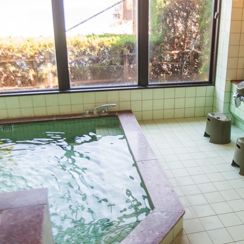 Men's Bath