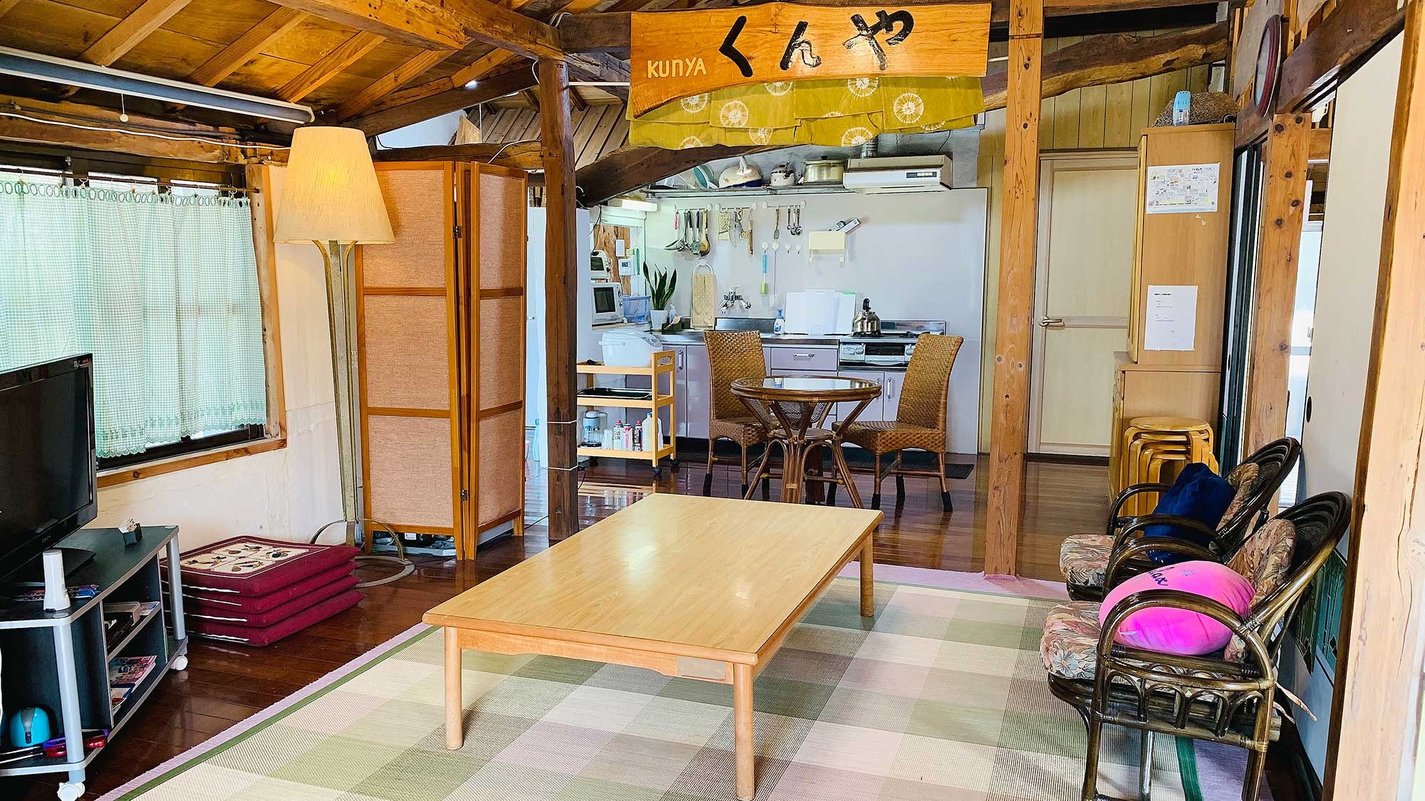 ・ "Main Building" Naka no Shibai: Living room with 18 tatami mats