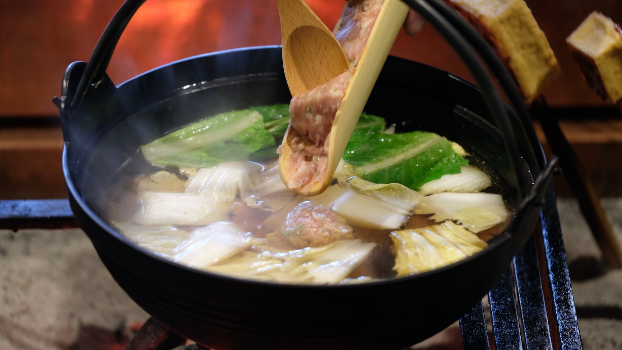 Aizu chicken hot pot that warms not only the body but also the heart