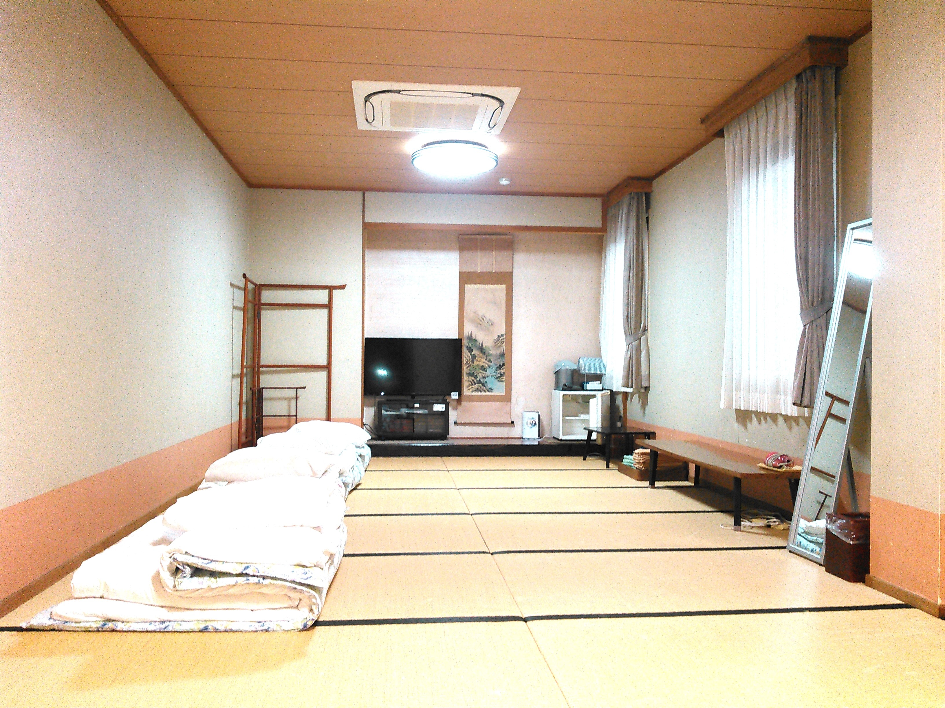 Japanese-style room (16 tatami mats)