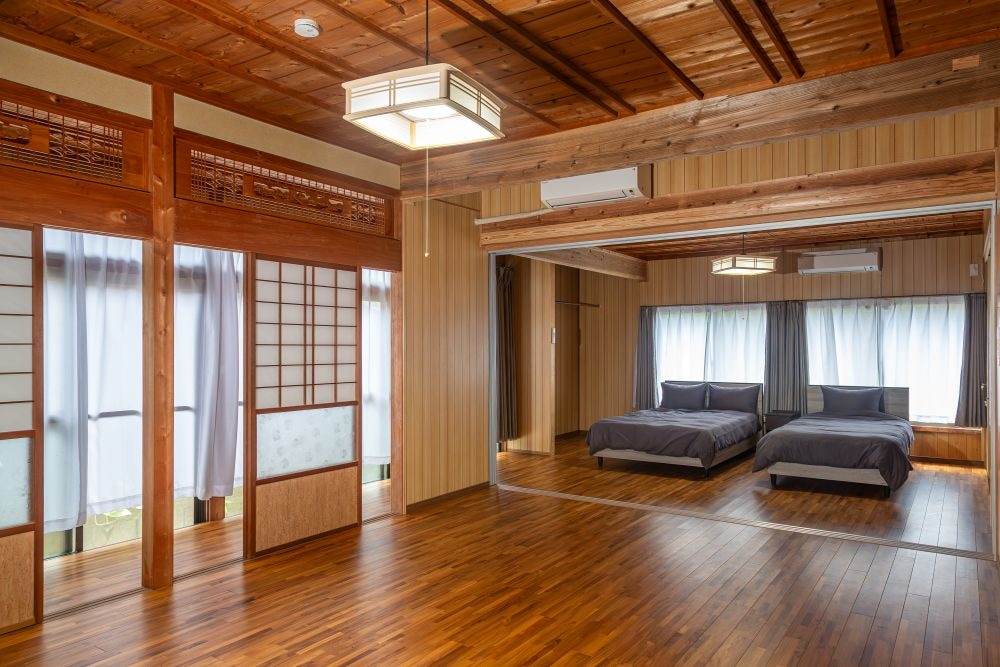 Living room ③