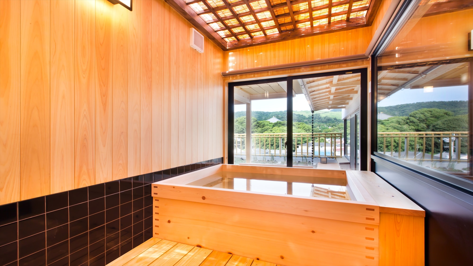 "Room 401" Special guest room with cypress bath