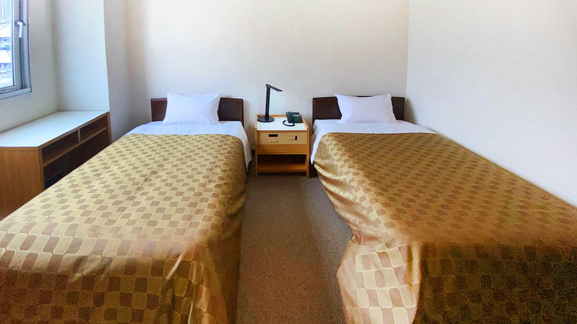 Twin room [2 x 97cm wide beds]