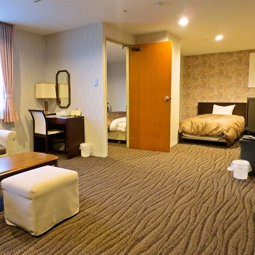4-bed suite (2 Western-style rooms for 1 to 4 people, 60 square meters) ◆ No smoking ◆