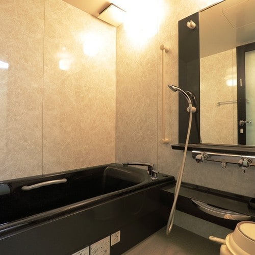 Spacious bathroom with washroom