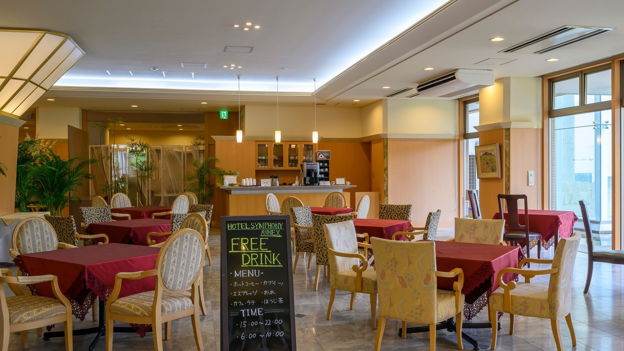 [Drink lounge] A bright lounge where you can enjoy coffee, latte and other free drinks