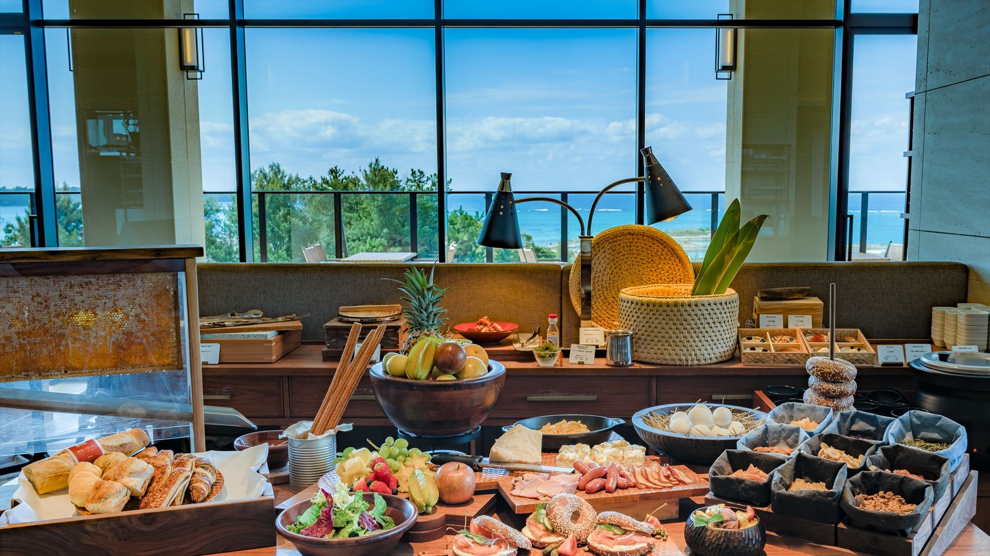 [早餐] Hillside Grill 餐廳，可欣賞海景