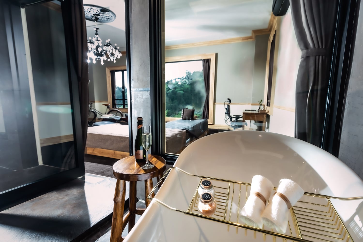 Suite Pemandangan Sungai