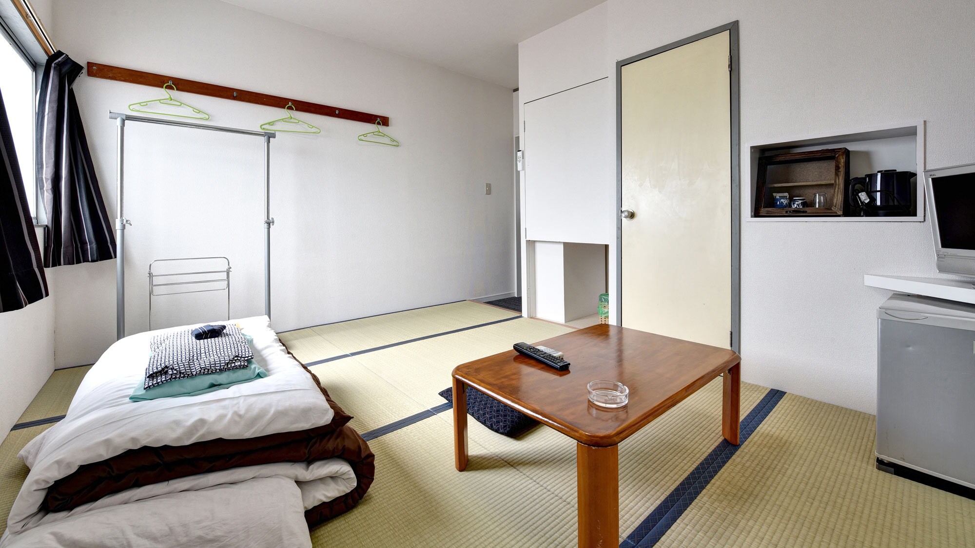*Contoh kamar tamu/kamar pria hanya untuk penggunaan bisnis. Kami akan memilih kamar bergaya Jepang atau kamar bergaya Barat.