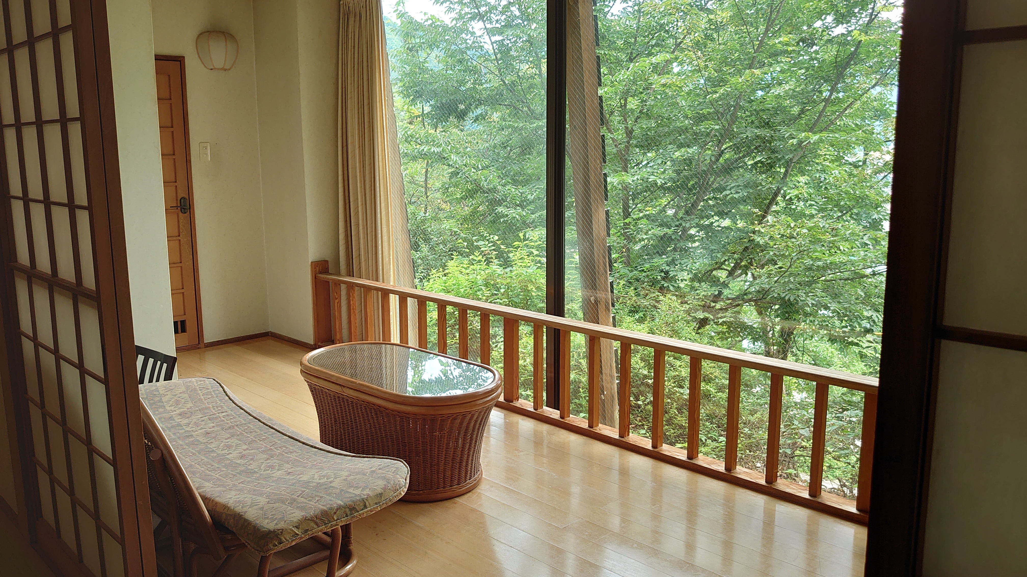 2nd floor, Yunosawakan Japanese-style room, 17 tatami mats, with bath and toilet, spacious veranda