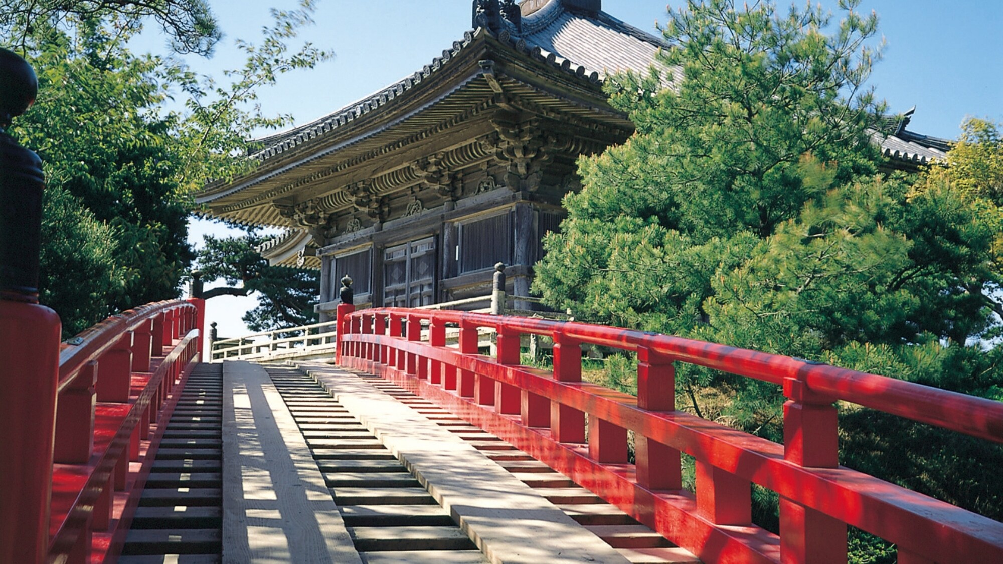 [Godai-do] Dimulai dengan Bishamon-do, yang dibangun oleh Sakanoue no Tamuramaro, tempat ini memiliki sejarah lebih dari 1.000 tahun.