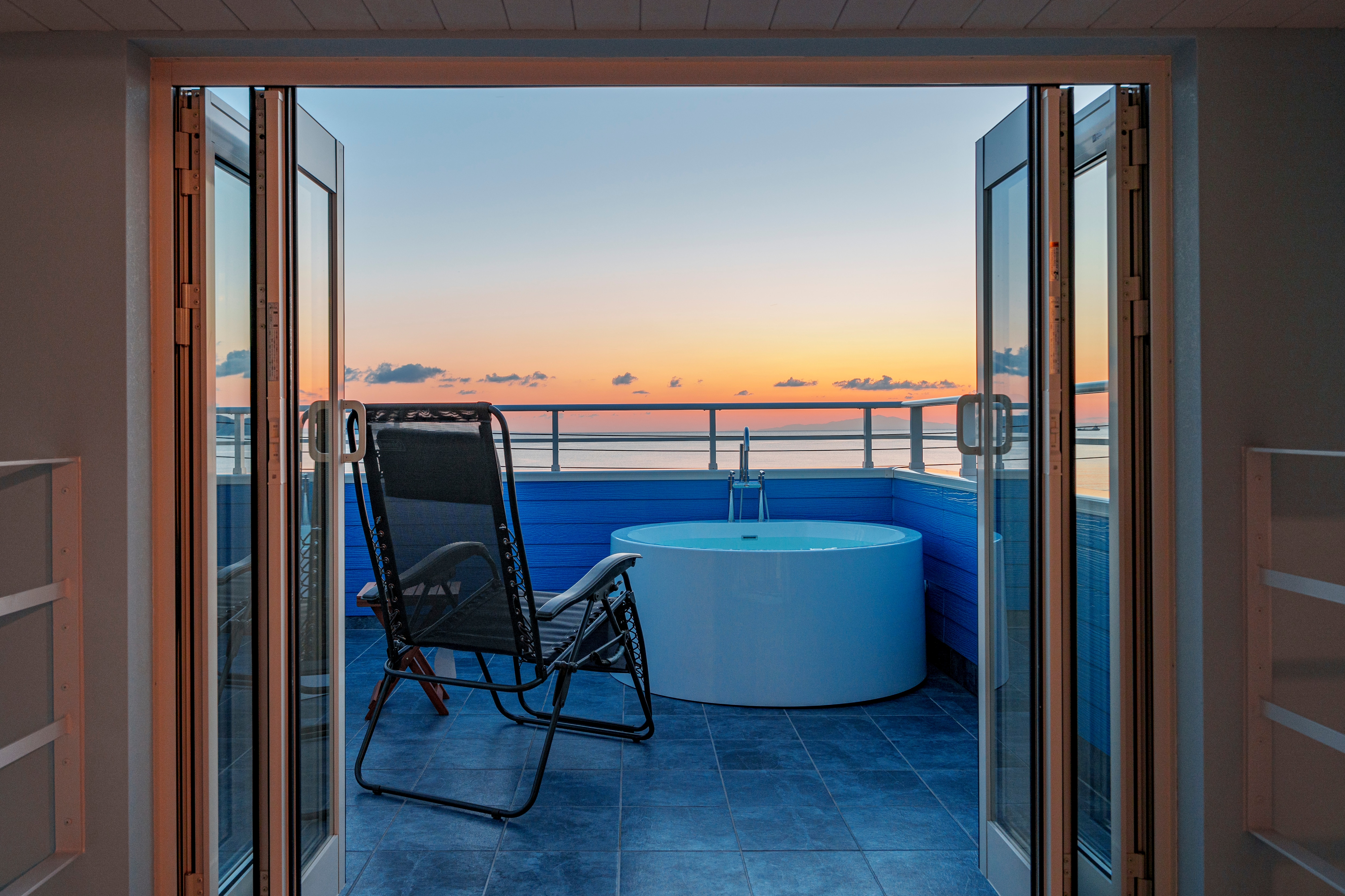 3rd floor balcony