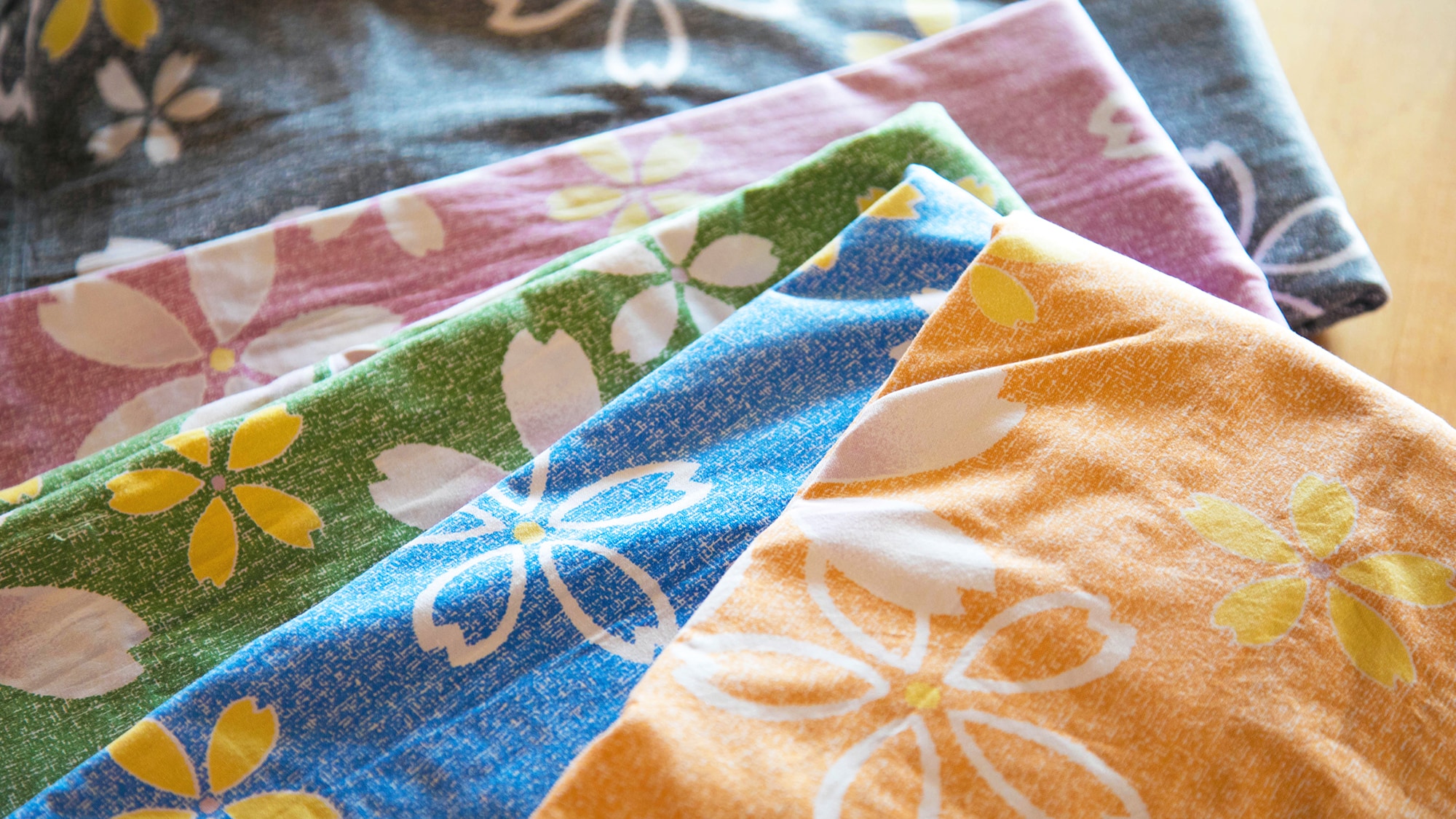Five colorful yukatas to add color to your wonderful time
