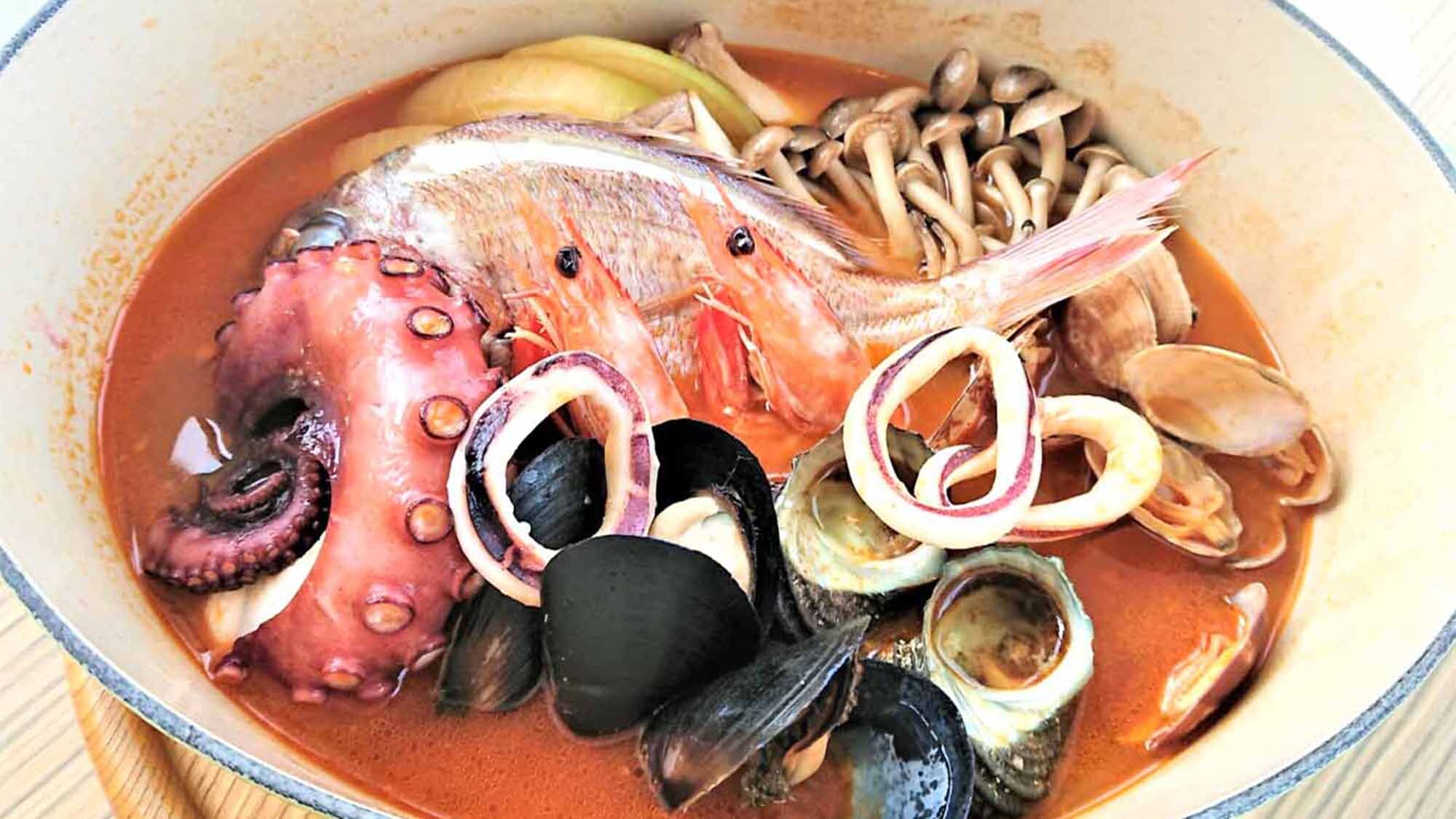[Gambar memasak] Bouillabaisse populer di "Kaze no Restaurant" di lantai 2