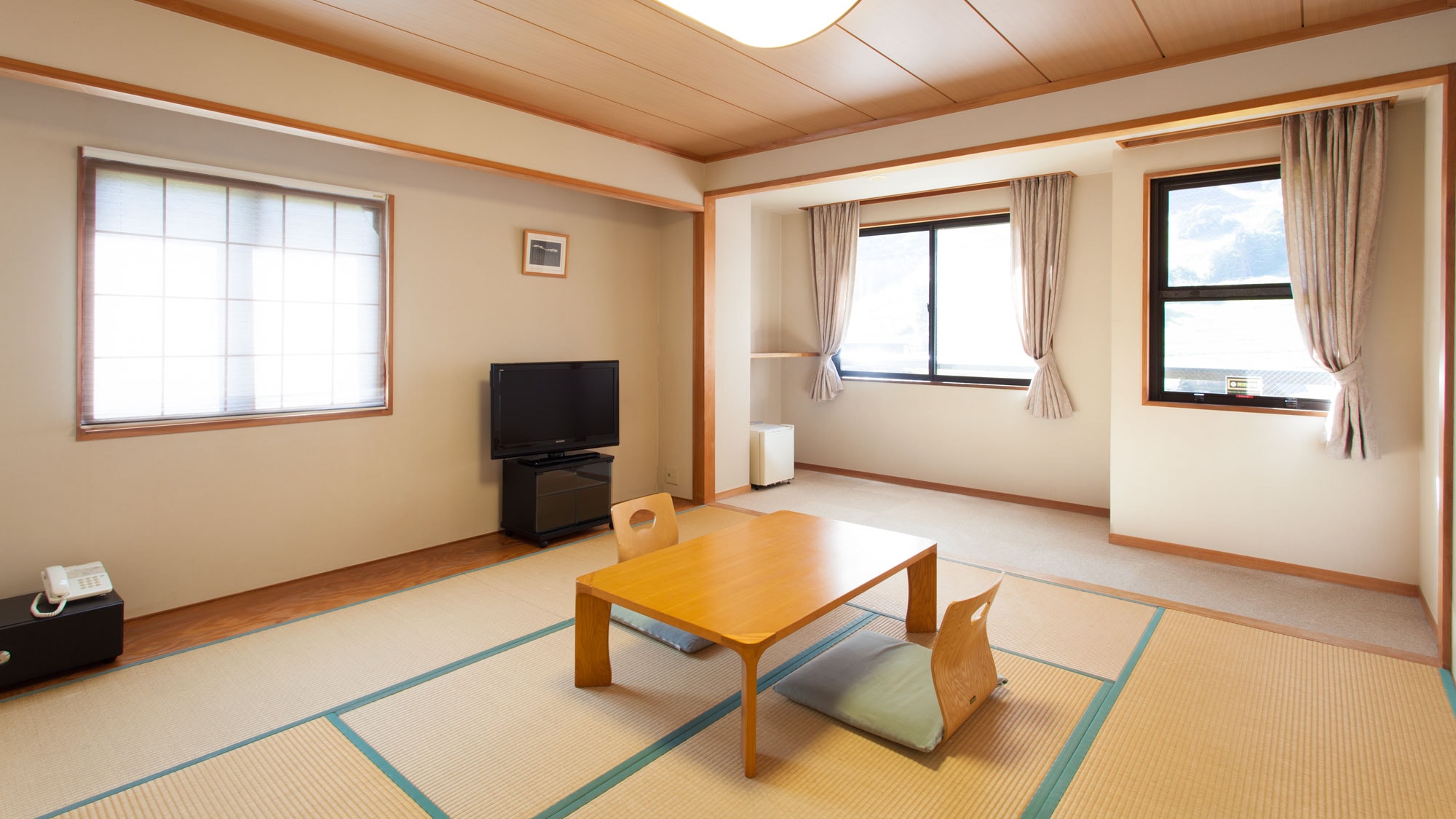  Kamar bergaya Jepang (dengan bathtub dan toilet)