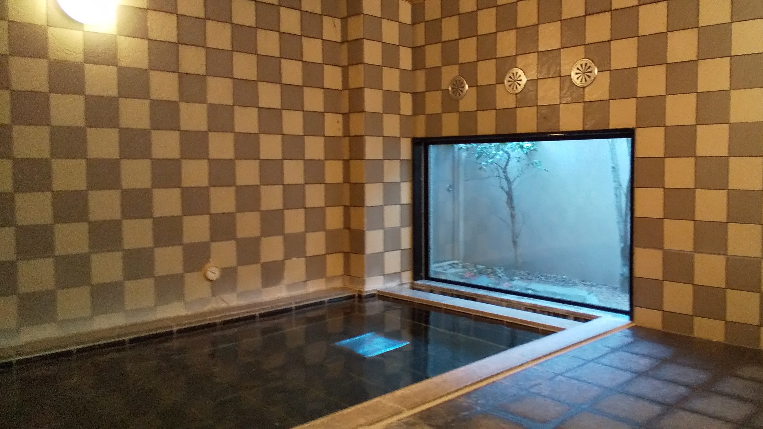Men's large bath