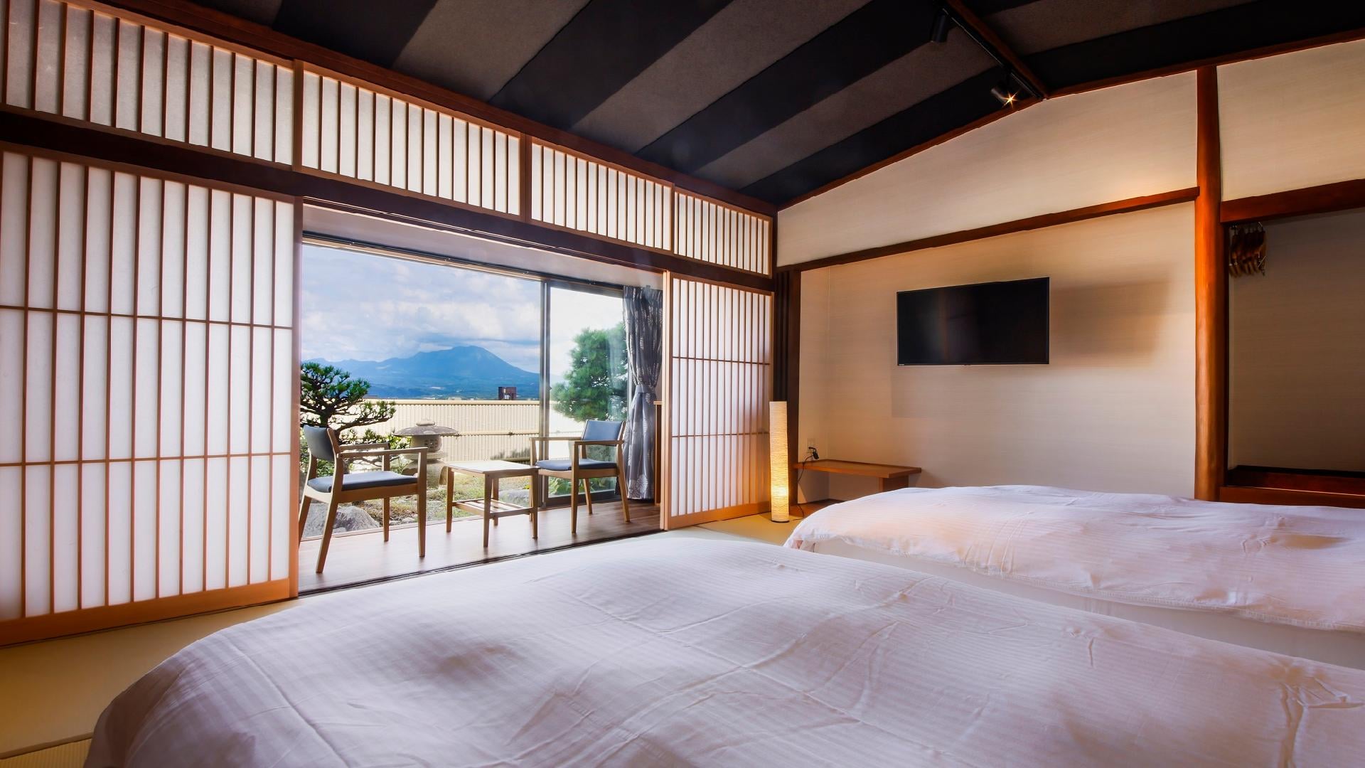 Kamar tamu lantai atas dengan taman observasi