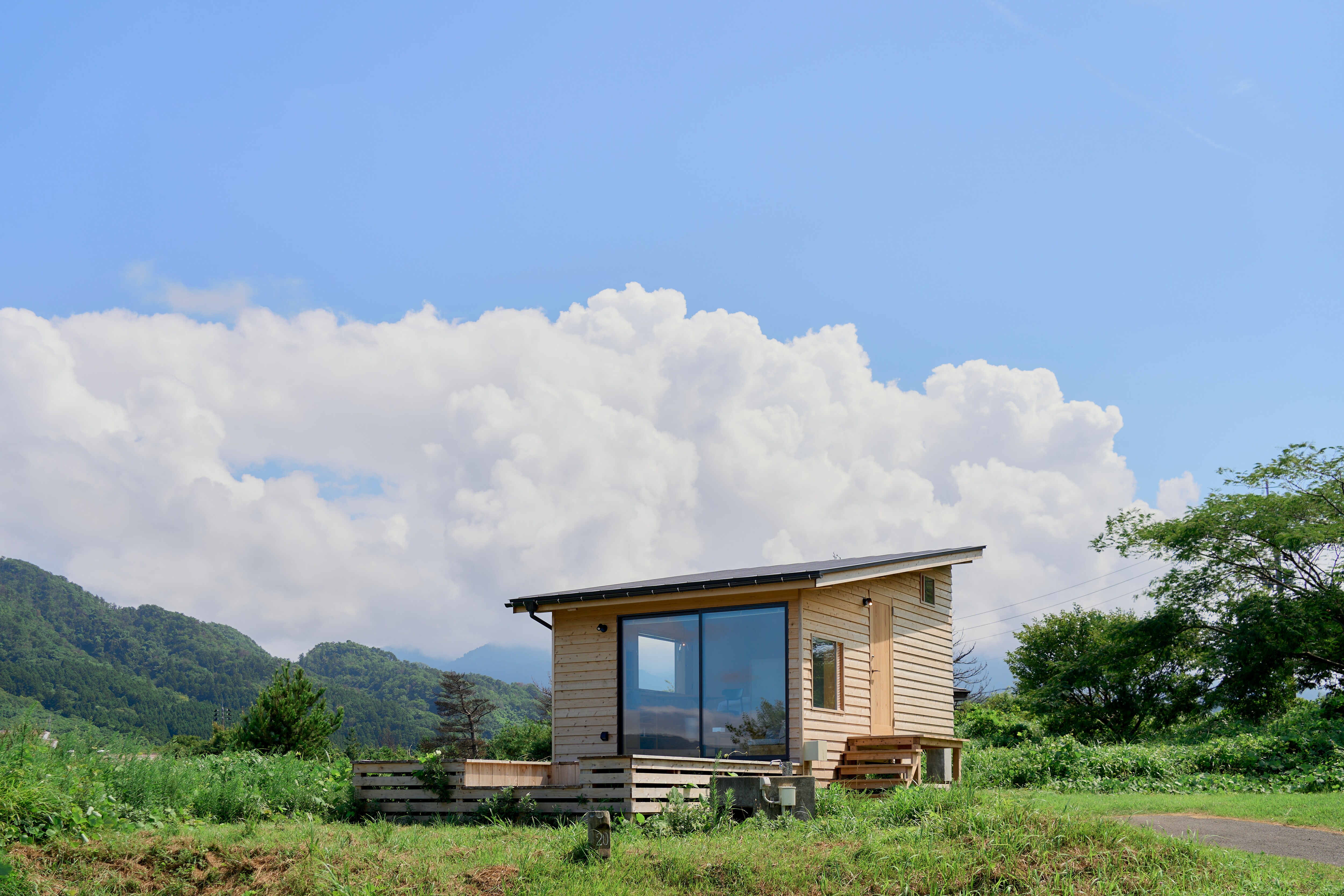 Hut-nest-
