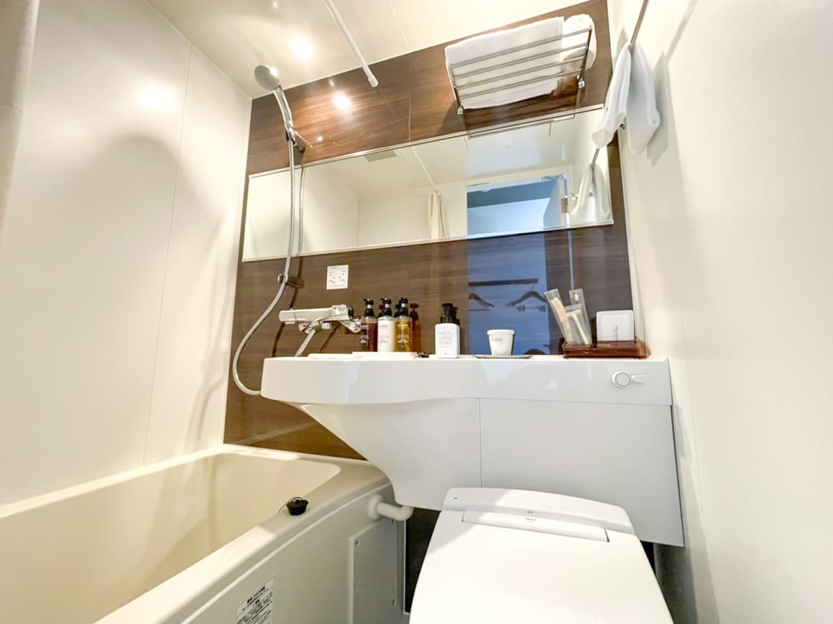 [Bath] Spacious bathtub & warm water washing toilet seat ♪