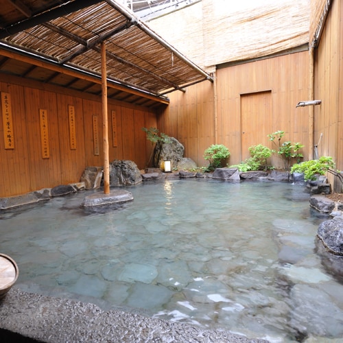 [Open-air bath on the first floor] Ichicha no Yu