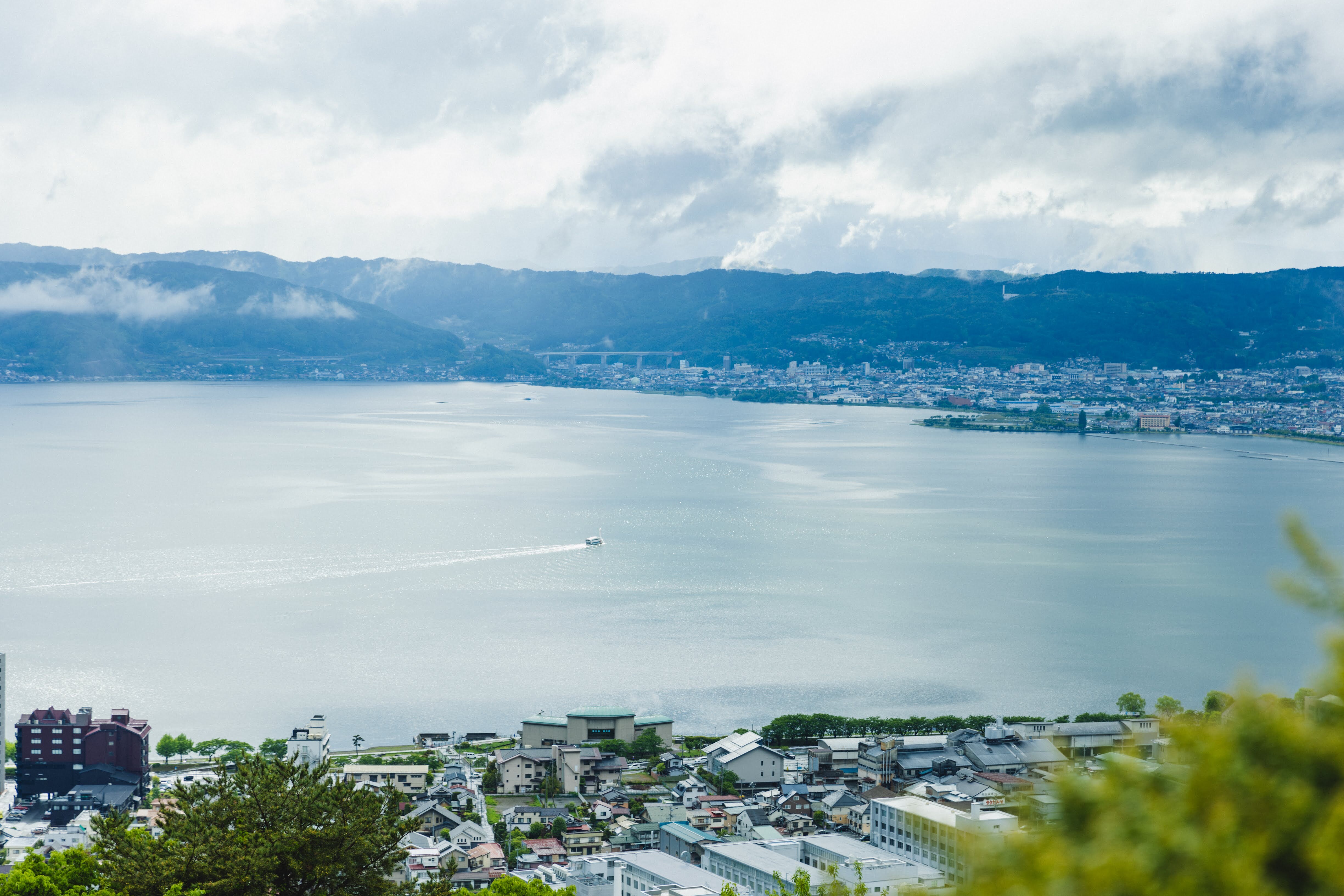 Đi bộ 10 phút đến Hồ Suwa