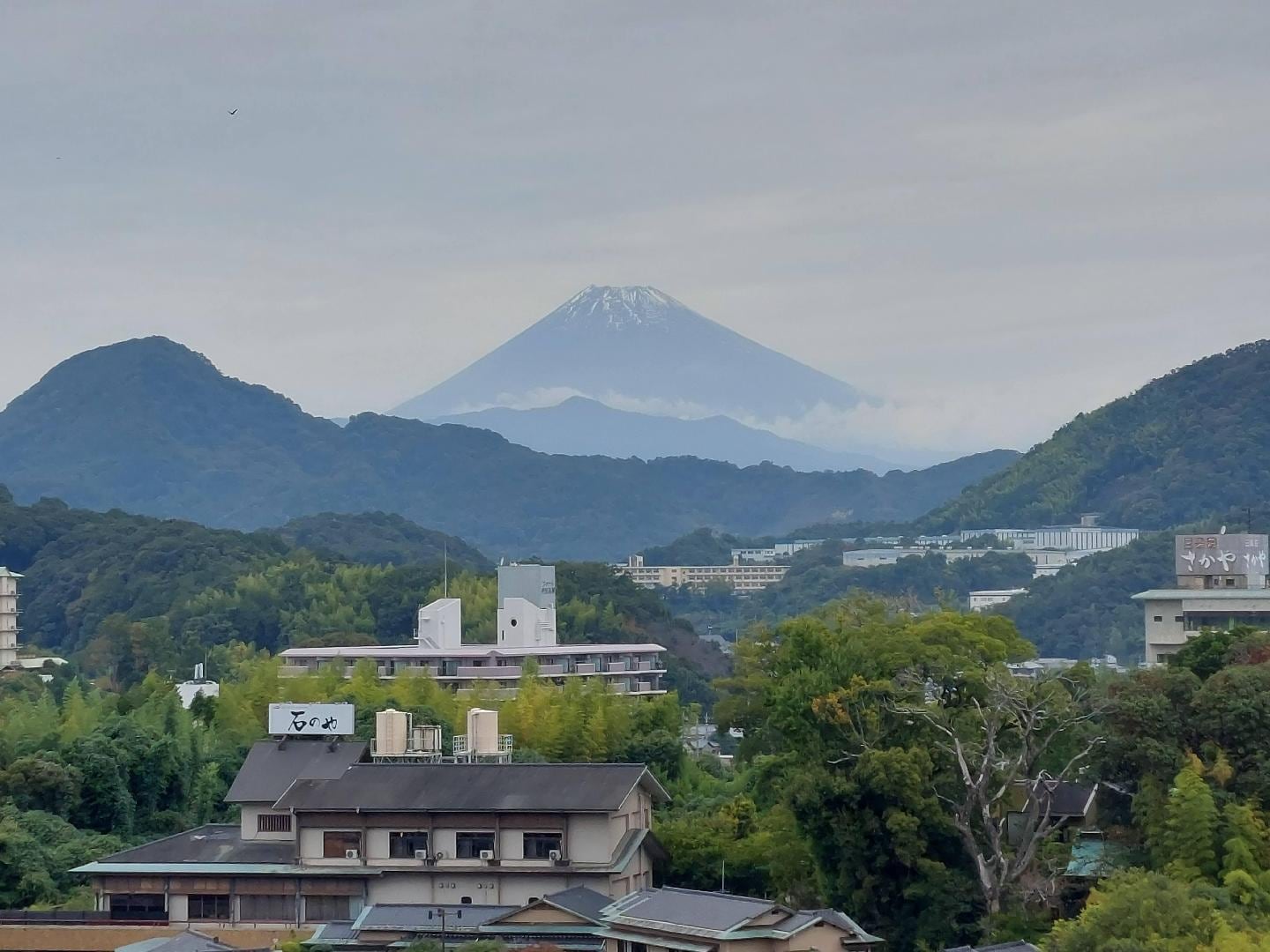 20251031_093044　朝の富士山.jpg
