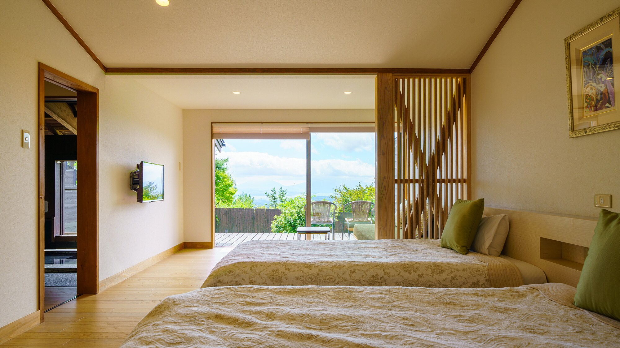 Grass Western room