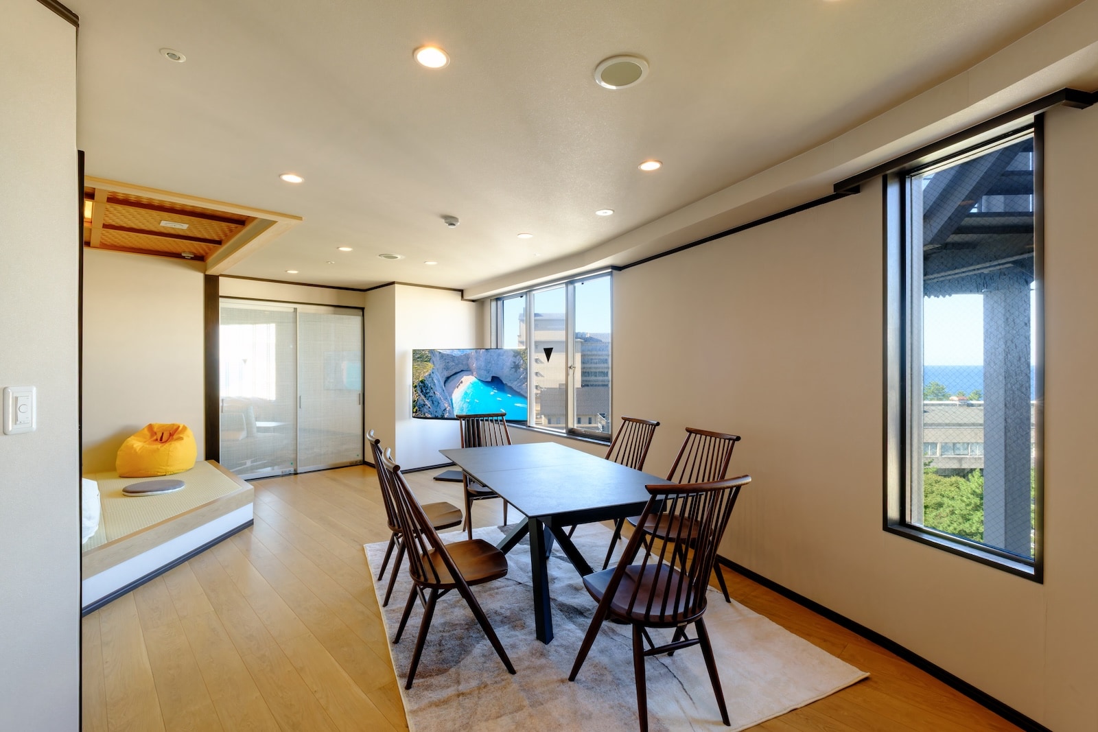 [Renovated in August 2025] Room 701 Living & Dining